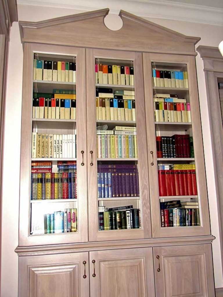 Книжные шкафы в классике